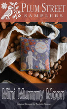 Load image into Gallery viewer, Minny Mummy Moon
