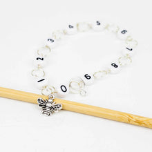 Load image into Gallery viewer, Little Silver Bee Chain Row Chain Counter