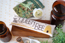 Load image into Gallery viewer, Queen Bee, The ~ 2024 Needlework Market