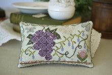 Charger l'image dans la galerie, Vineyard Faire ~ 2024 Needlework Market