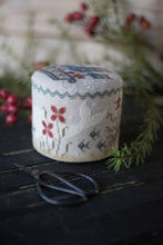 Charger l'image dans la galerie, Yuletide Shanty