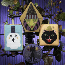 Charger l'image dans la galerie, Ghosties & Ghoulies & The Eyes Have It