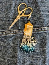 Charger l'image dans la galerie, Boardwalk Revue ~ Beaded Scissor Fob Kit ~ Fern Ridge Collection