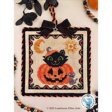 Load image into Gallery viewer, Cat-O-Lantern