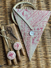Charger l'image dans la galerie, Luise Konig Redwork Sewing Pocket & Fob