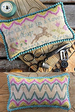 Charger l'image dans la galerie, Spring Flame Pin Cushion