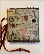 Charger l'image dans la galerie, Acorns Among Us Needle Book, The Littles