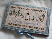 Charger l'image dans la galerie, Winter Wonderland Pouch