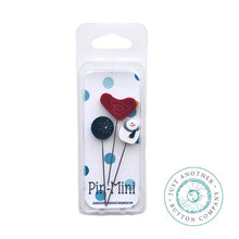 Charger l'image dans la galerie, Defining Winter