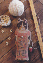 Charger l'image dans la galerie, Animal Cracker Series
