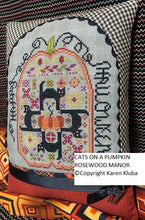 Charger l'image dans la galerie, Cats on a Pumpkin

