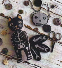 Charger l'image dans la galerie, Animal Cracker Series
