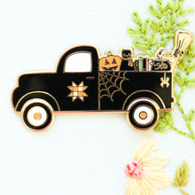 Charger l'image dans la galerie, Flamingo Toes Needle Minders
