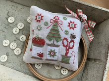Charger l'image dans la galerie, Christmas Spools Pinkeep ~ Coming Soon (Pre-order)
