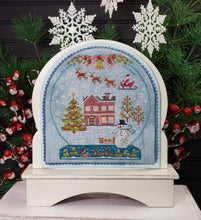 Charger l'image dans la galerie, Winter Joy ~ Snow Globe Series #3
