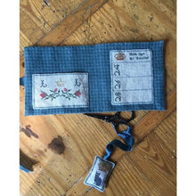 Load image into Gallery viewer, Garden Queen Needlebook
