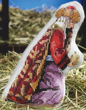 Load image into Gallery viewer, Nativity (cont.), Magi w/Myrrh, Frankincense &amp; Gold - Dimensions
