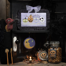 Charger l'image dans la galerie, Ghosties &amp; Ghoulies &amp; The Eyes Have It
