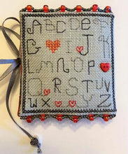 Charger l&#39;image dans la galerie, Love You This Much Needle Book
