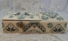 Charger l'image dans la galerie, Quaker Sewing box
