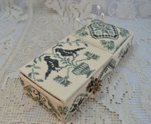 Charger l'image dans la galerie, Quaker Sewing box
