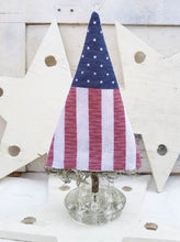 Load image into Gallery viewer, Stars &amp; Stripes Tree &amp; Birdie&#39;s Quilt Tree
