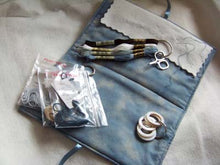 Charger l'image dans la galerie, Winter Wonderland Pouch
