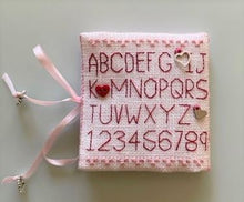 Charger l&#39;image dans la galerie, Just Love Needle Book
