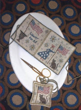 Charger l'image dans la galerie, Lady Liberty Needlebook &amp; Fob
