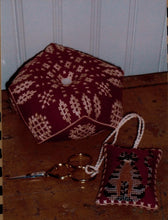 Charger l'image dans la galerie, Miss Chessie's Tuffet
