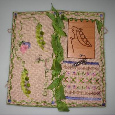 Pretty Peas Needle Case