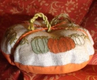 Pumpkin Pyncushion - Halloween II