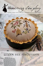 Charger l'image dans la galerie, Queen Bee Pincushion
