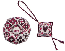 Charger l&#39;image dans la galerie, Redwork Garden
