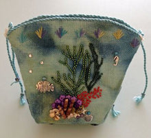 Charger l&#39;image dans la galerie, Just A Few Shells Case
